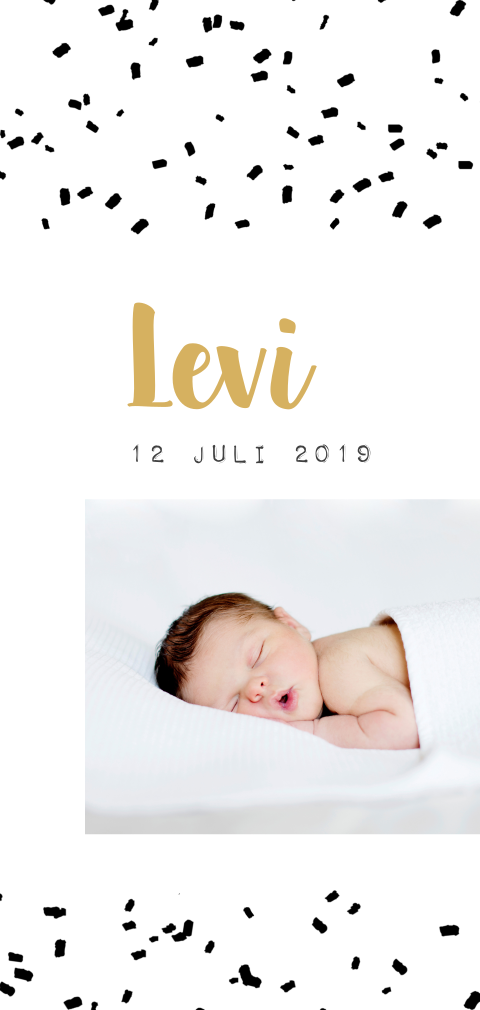 Stoer en rustig geboortekaartje met newbornfoto en okergele letters